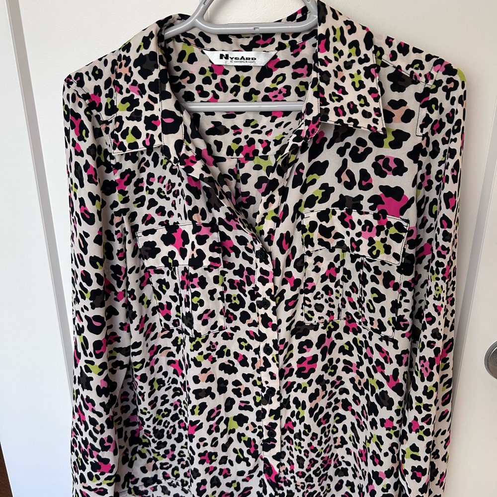 Peter Nygard Multicolor Leopard Print Blouse, Med, button up
